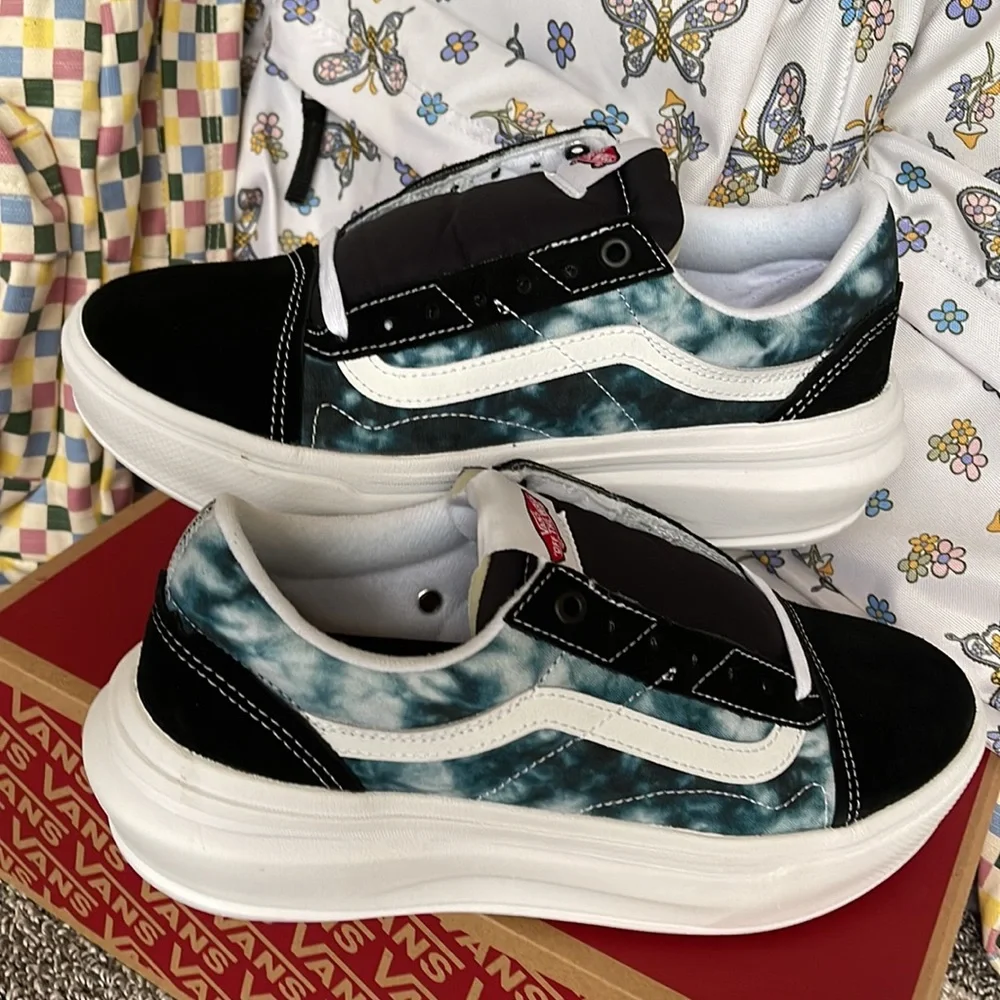 Vans WMNS Old Skool Over Tie-Dye Black/Multi VN0A7Q5EBMV Platforms